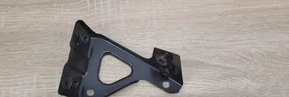 Volkswagen Tiguan Fender mounting bracket 5N0821138