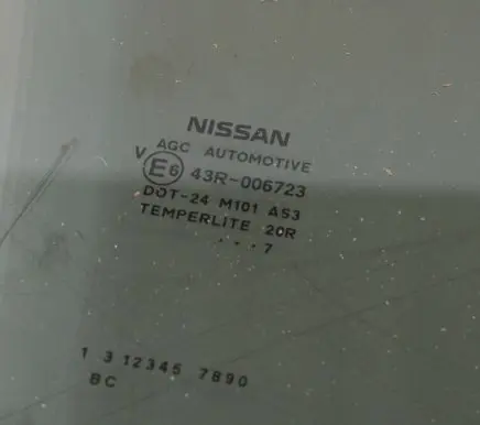 Nissan Juke I F15 Rear door window glass