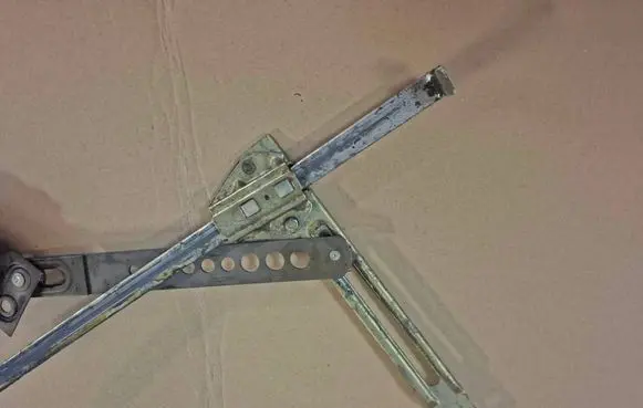Mercedes-Benz 280 450 W116 Front door manual window regulator 2300000