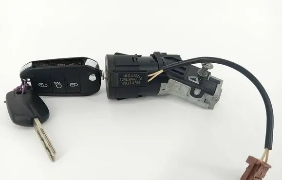 Citroen C3 Ignition lock 9663123380