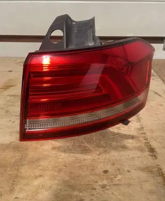 Volkswagen PASSAT B8 Rear/tail lights 3G9945312