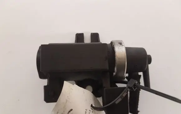 BMW 5 E39 Turbo solenoid valve 72279600 2247906