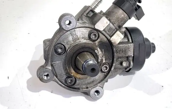 Skoda Superb B8 (3V) Fuel injection high pressure pump 0445010538