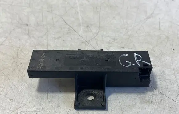 Porsche Taycan 9J1 Keyless system antenna 4M0907247
