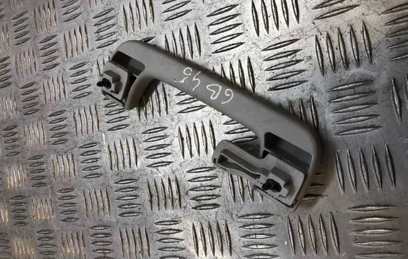 Audi A4 S4 B7 8E 8H Front interior roof grab handle 8E0857608C