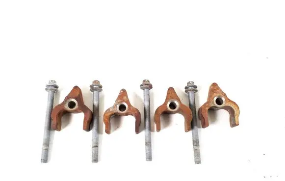 BMW 2 F46 Fuel Injector clamp holder 7809798