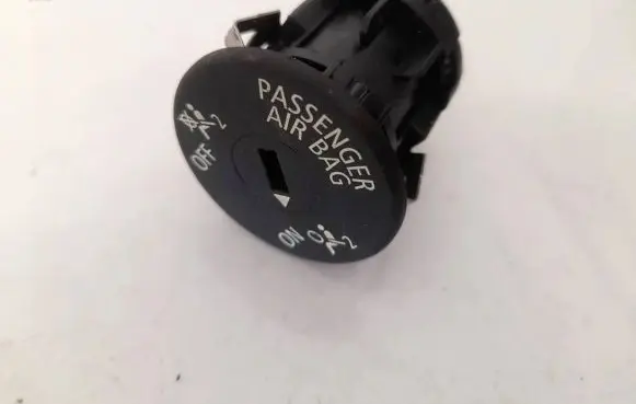Passenger airbag on/off switch