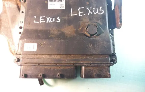 Lexus IS 220D-250-350 Engine control unit/module 8966153700 1758007704