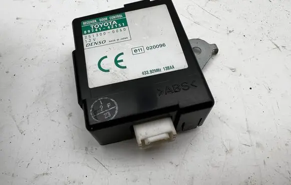 Toyota RAV 4 (XA20) Door control unit/module 8974142151 2513000060