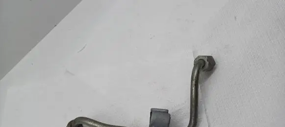 Toyota Verso Fuel injector supply line/pipe 