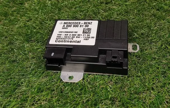 Mercedes-Benz E W212 Other relay A0009006100 A2C53371279
