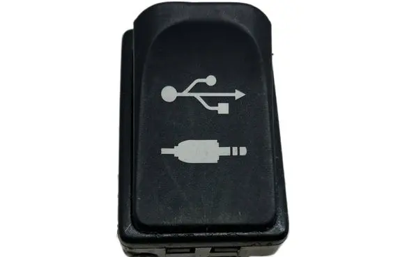 Toyota Prius (XW30) USB socket connector 8619047020