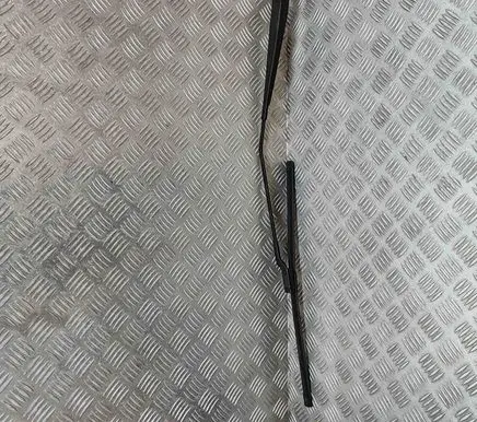 Skoda Octavia Mk4 Windshield/front glass wiper blade 5E8955409