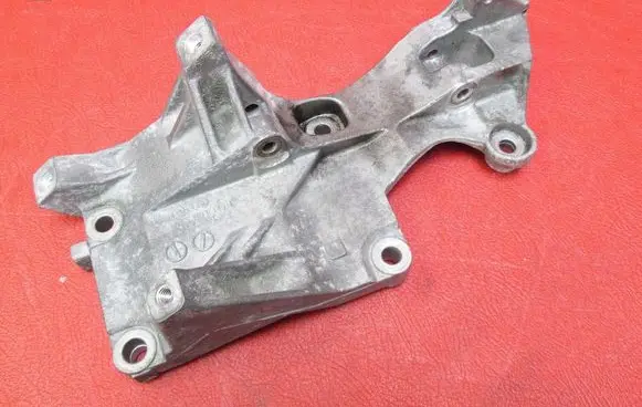 Audi A2 Engine mounting bracket 045903145E
