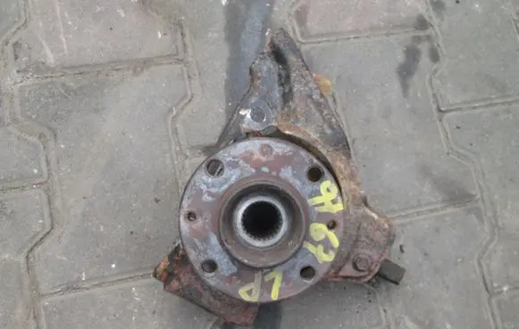 Lancia Dedra Front wheel hub spindle knuckle