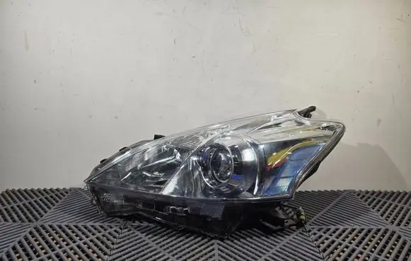 Toyota Prius+ (ZVW40) Headlight/headlamp