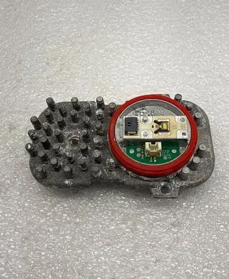 BMW X5 F15 LED ballast control module 1305715084