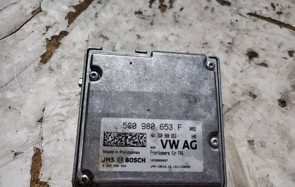 Volkswagen Golf VII Windshield/windscreen camera 5Q0980653F
