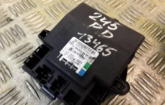 Mercedes-Benz A W169 Door control unit/module 1698208426 A1698208426