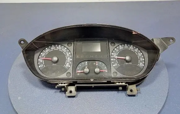 Speedometer (instrument cluster)