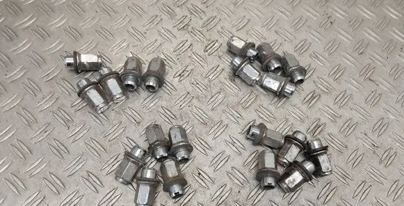 Nuts/bolts
