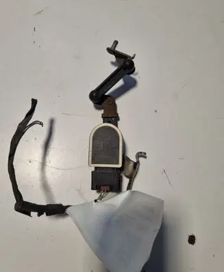 BMW 5 F10 F11 Air suspension front height level sensor 6784072