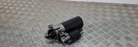 Volkswagen PASSAT B5.5 Starter motor 068911024F