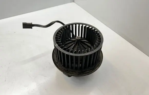 Volkswagen PASSAT B4 Heater fan/blower 3137020022 357819021