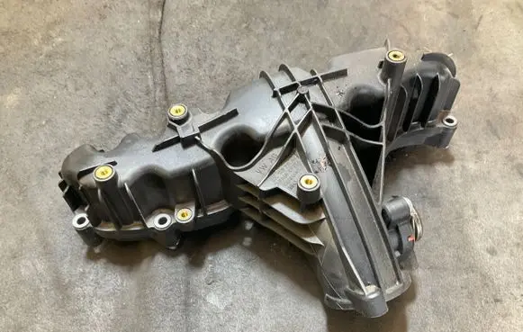 Skoda Octavia Mk2 (1Z) Intake manifold 03L129711AN