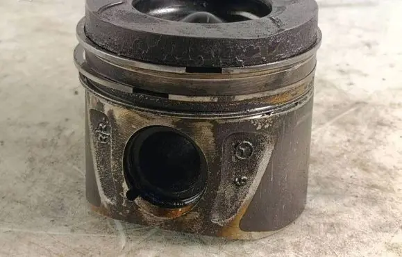 Mercedes-Benz E W212 Piston 8349P