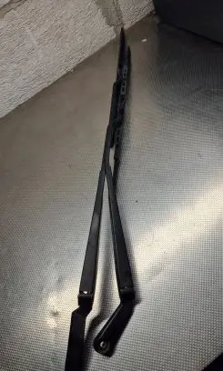 Volkswagen Golf IV Front wiper blade arm 1J1955409A
