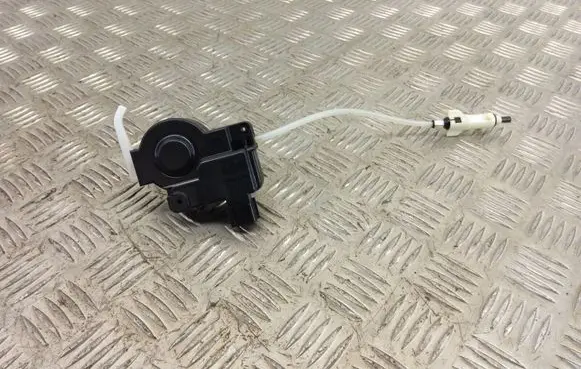 Fuel tank cap lock motor