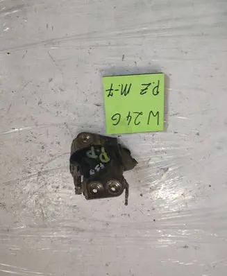 Ford Focus Front door lock 8945313