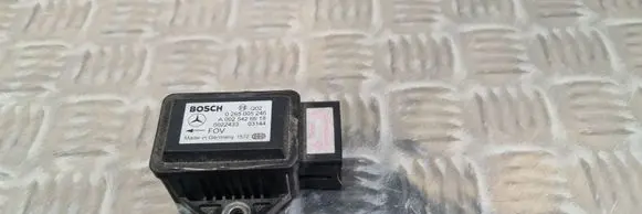 Mercedes-Benz E W211 ESP acceleration yaw rate sensor A0025426618 0265005246