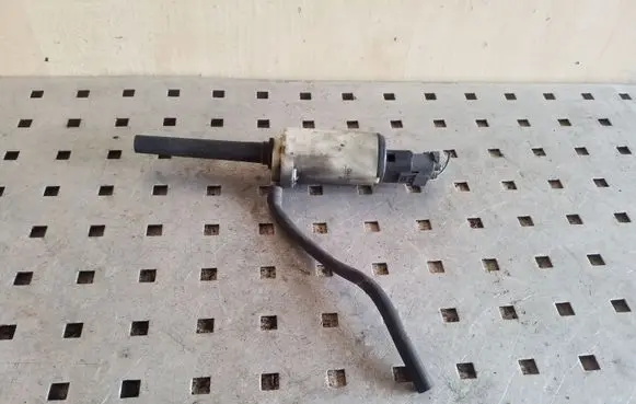 Volvo S70 V70 V70 XC Windscreen/windshield washer pump 04400212