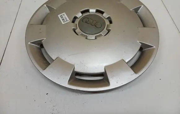 Audi A3 S3 8P R16 wheel hub/cap/trim 8P0601147A