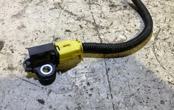 Nissan Rogue Airbag deployment crash/impact sensor 988304RA0A 03112016