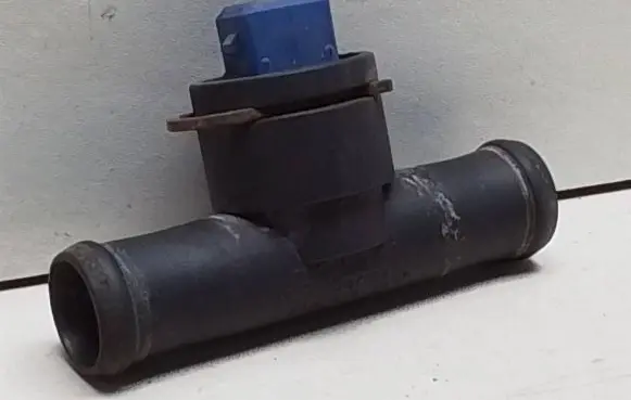 Audi A6 S6 C4 4A Engine coolant pipe/hose 4A0819497
