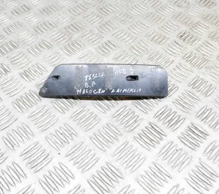 Tesla Model S Fog light bracket 1059980008