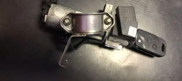 Toyota Avensis T250 Ignition lock N0501517