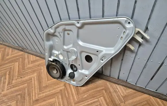 Hyundai Sonata Rear window lifting mechanism without motor 963323K000