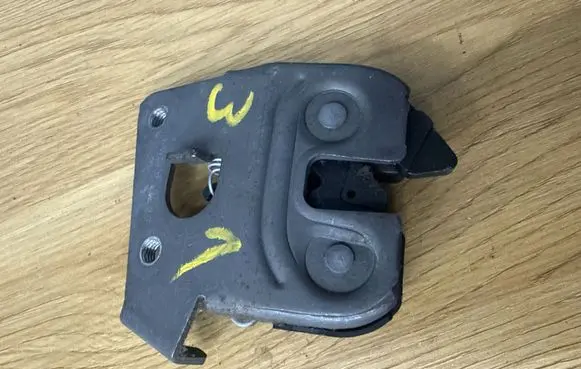 BMW 3 E90 E91 Seat back rest lock catch 7112863