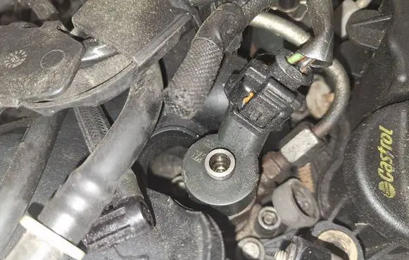 Ford Focus Fuel injector 0445110239