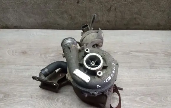 Volvo C30 Turbo PJ900379F 7607745003S