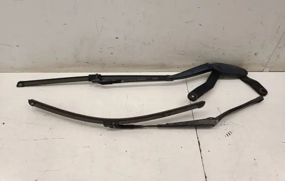 Mercedes-Benz E W212 Front wiper blade arm A2128201344 A2128200944