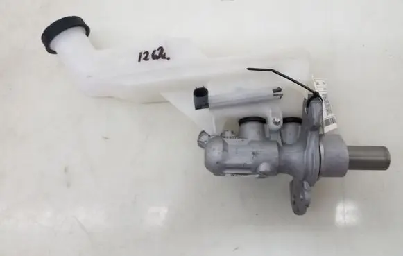 Mercedes-Benz A W176 Master brake cylinder A2464300401