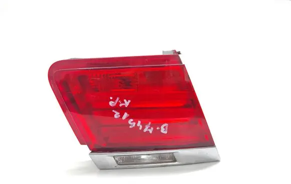 Tailgate rear/tail lights