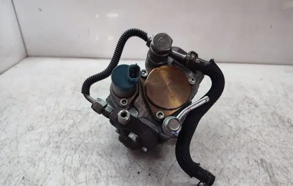 Mazda CX-5 Fuel injection high pressure pump SH0113800B