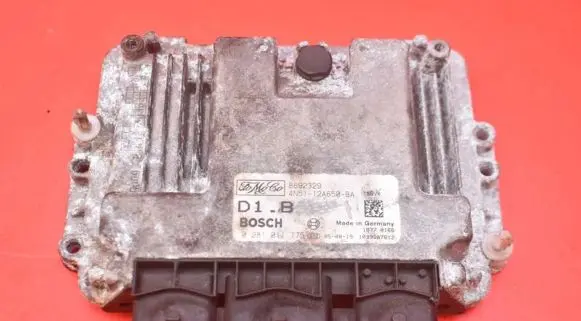Volvo V50 Engine control unit/module ECU 8692329