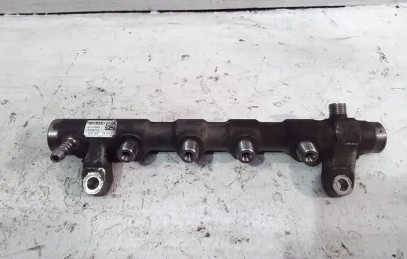 Volkswagen PASSAT CC Fuel main line pipe 03L089N 0242121